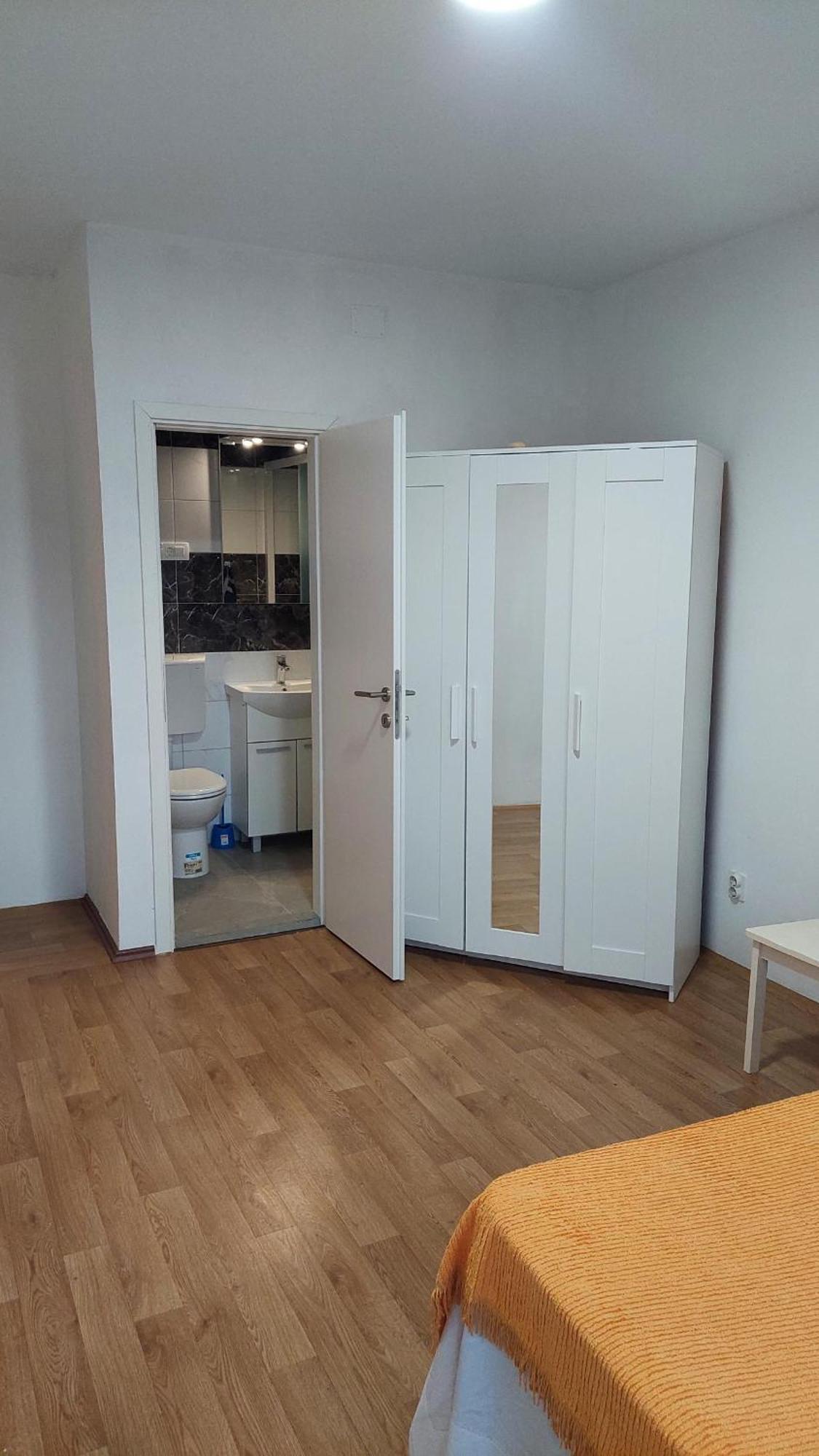 Room With Private Toilet And Terrace In City Center In Shared Apartment 斯普利特 外观 照片